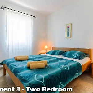 art-apartments-vrsar.in-istria.net/