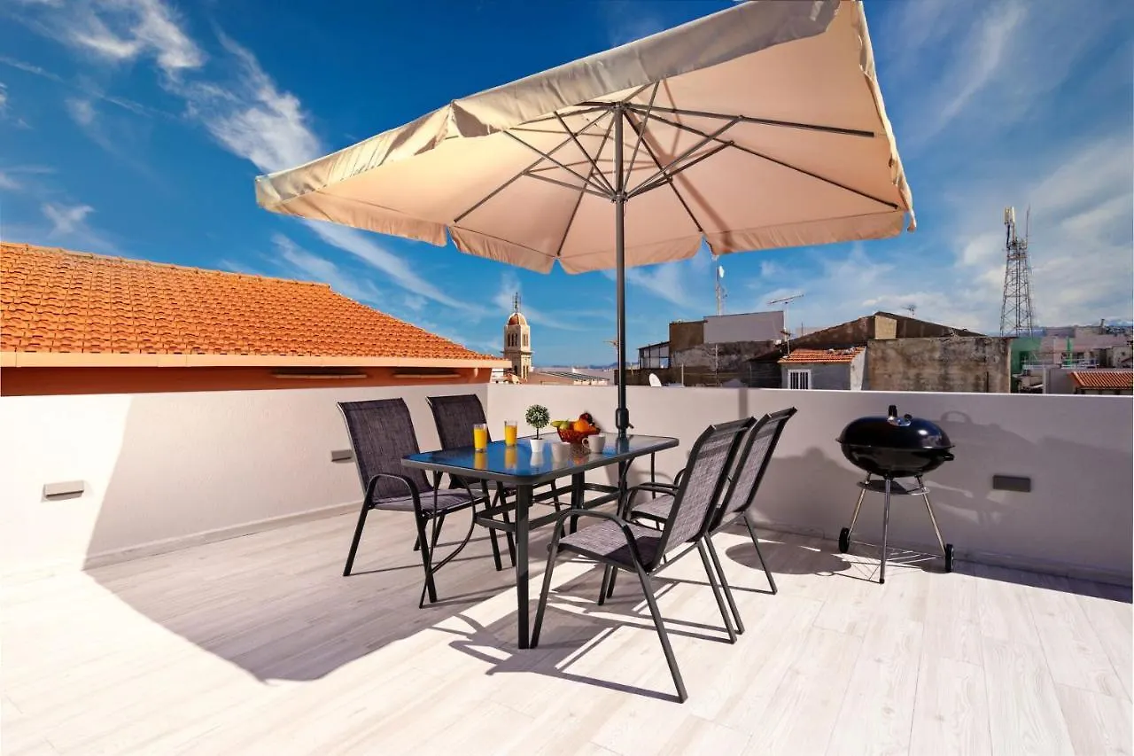 White & Gray Apartment Rethymno Grecia