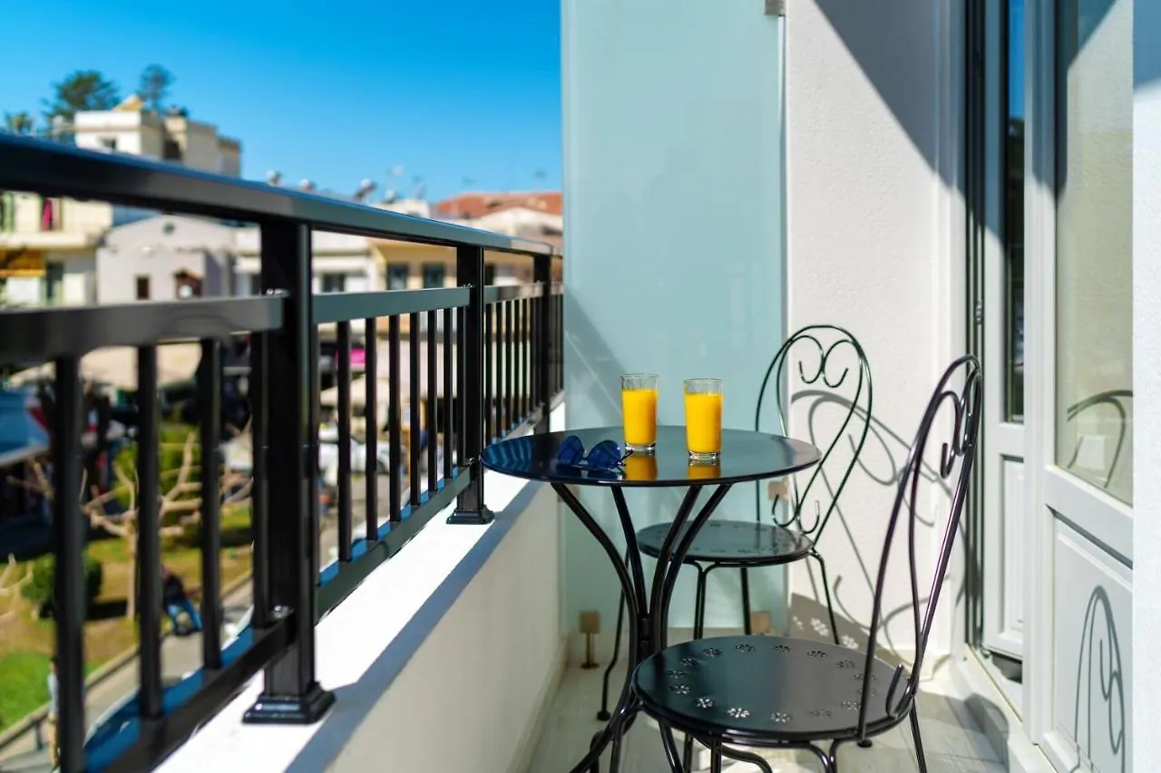 White & Gray Apartment Rethymno 0*,  Grecia